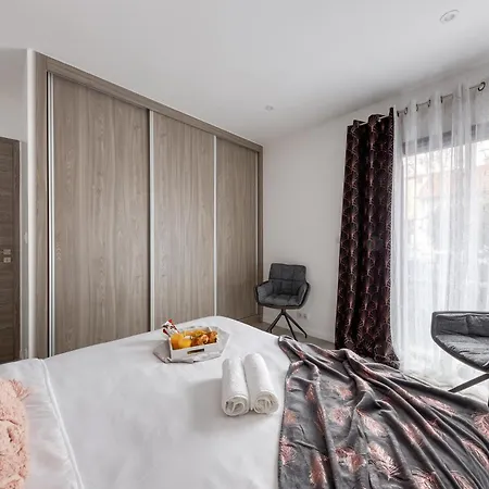 Apartment L'escale Parisienne - Metro 3 Min, Proche Jo, Direct Au Louvre,galeries Lafayette, Opera,